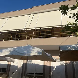 Fatos 2 -apartments Near The Vlore